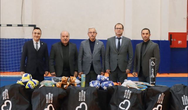 Erdek’te Okullara Spor Malzemesi Desteği Teslim Edildi