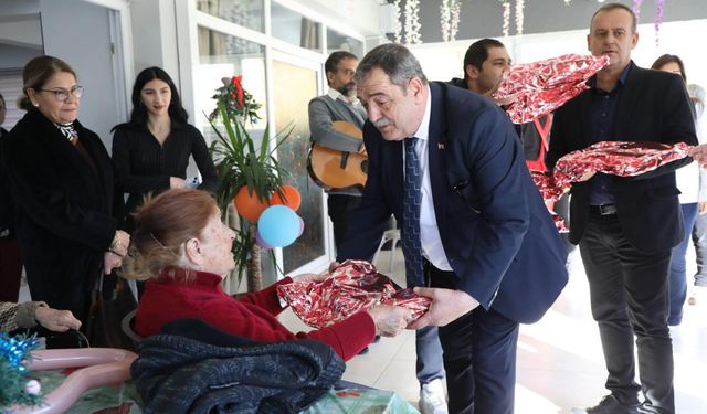 Edremit Belediyesi’nden Güre Huzur Evi Ziyareti