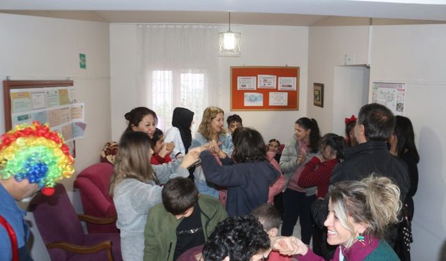 Edremit Belediyesi’nden Özel Çocuklara Yeni Yıl Etkinliği