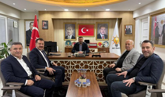 Yücel Yılmaz aylar sonra yine sahada! Bi ziyaretin sebebi ne?