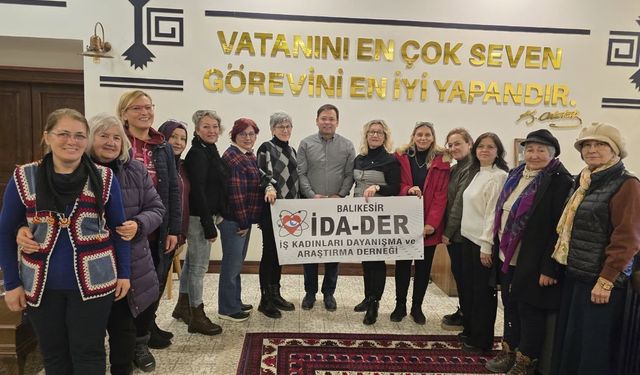 Sözde Değil Sahada Dayanışma! İDA-DER’den Sındırgı Depremzedelerine Anlamlı Ziyaret