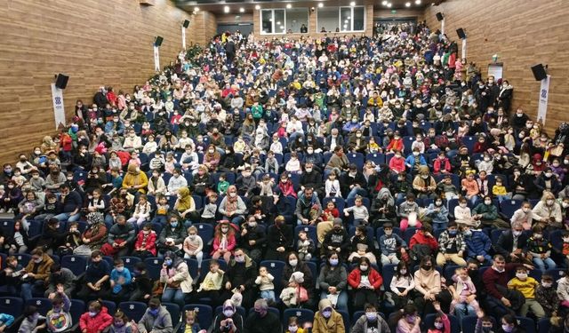 Altıeylül’de Yarıyıl Tatiline Ücretsiz Tiyatro Şöleni