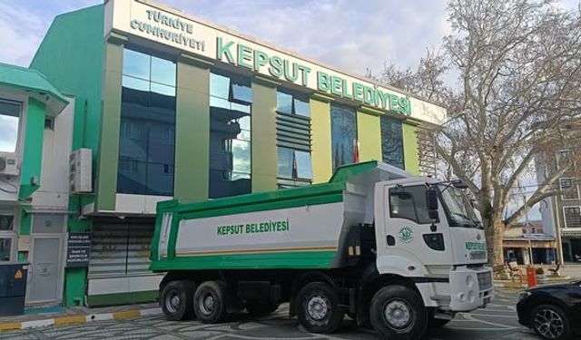 Kepsut Belediyesi Araç Filosunu Güçlendirdi: Çift Çeker Kamyon Hizmete Girdi