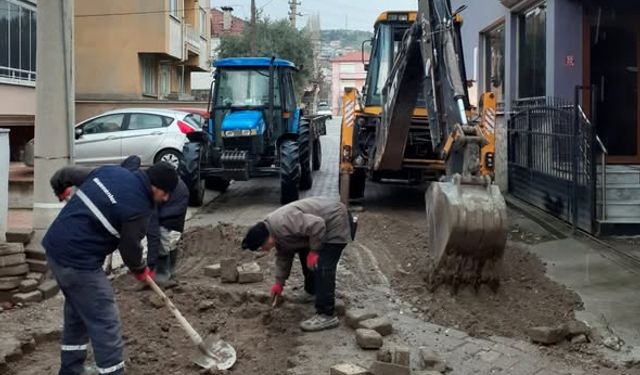 Bigadiç’te Yol Onarım Çalışmaları İlçe Genelinde Sürüyor