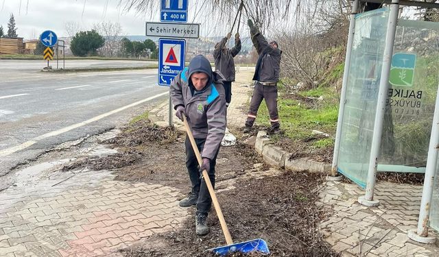 Dursunbey’de Park ve Yeşil Alanlarda Çevre Düzenleme Çalışmaları Sürüyor