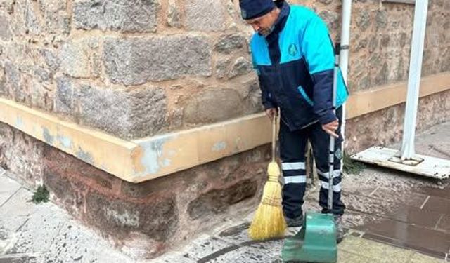 Dursunbey Belediyesi’nden Temiz ve Sağlıklı Çevre İçin Yoğun Mesai