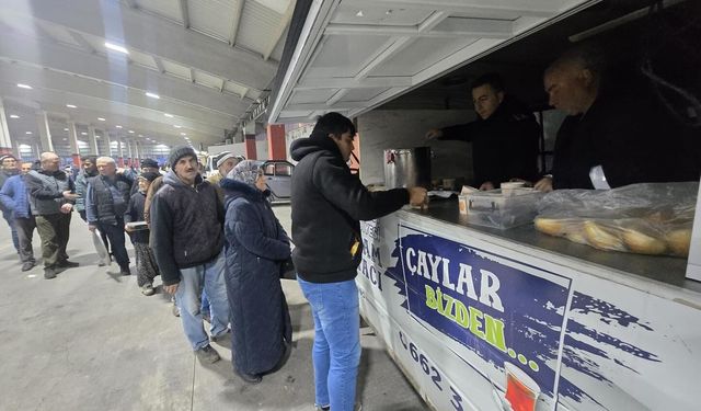 Dursunbey Belediyesi'nden Pazarcı Esnaflarına Sabah Çorbası İkramı