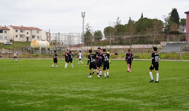 Sındırgı Belediyespor U15 Takımı Sahasında Galibiyetle Sevindi