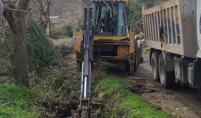 Bigadiç Belediyesi Derelerde Harekete Geçti