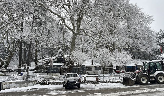 Kazdağları’nda Kar Yağışı Etkisini Artırdı: Ulaşım Kontrollü Sağlanıyor