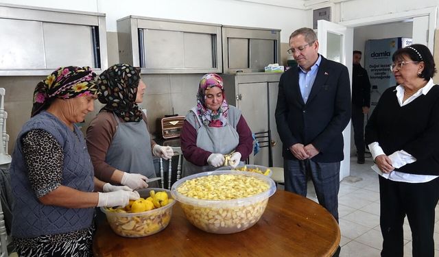 Ayvalık’ta Kadınların Başarı Hikayesi! Tarladan Sofraya 100 Kadına Gelir Kapısı Olan O Proje!