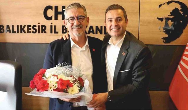 CHP İl Başkanı'ndan Ahmet Akın'a şiirli destek