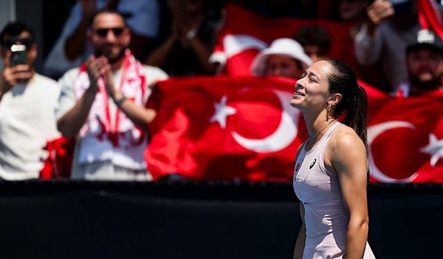 Avustralya’da Skandal Görüntüler! Zeynep Sönmez’i Eleyen Putintseva Tribünlere 'Twerk' Yaptı! Yuhalamalar Dinmedi!