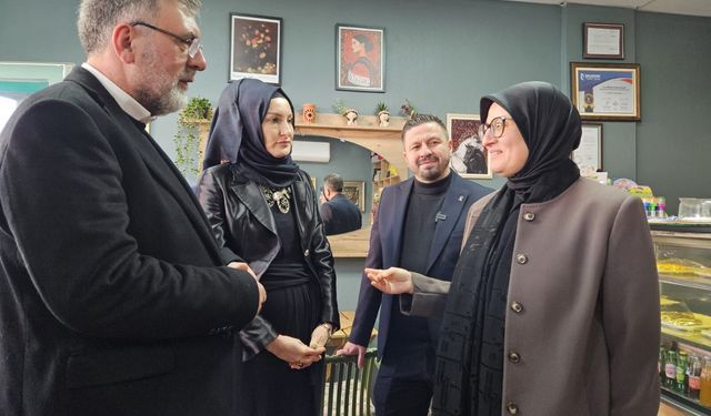 AK Parti Kepsut'a çıkarma yaptı