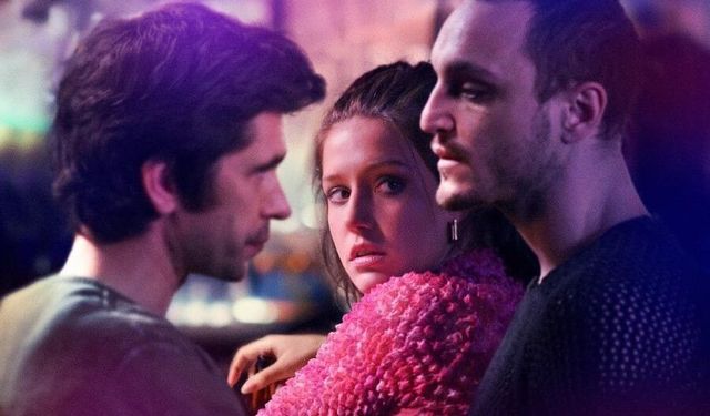 RTÜK’ten MUBI’ye Ceza: “Passages” Filmi Müstehcen İçerik Gerekçesiyle Yaptırıma Uğradı