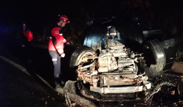 İzmir-İstanbul Otoyolu'nda Can Pazarı! Dallımandıra Mevkiinde Otomobil Takla Attı: Yaralılar Var!