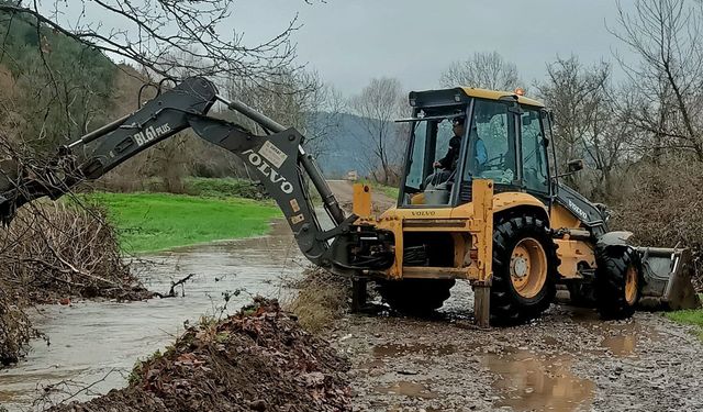 Bigadiç’te Kanal ve Menfez Temizliği Yapıldı