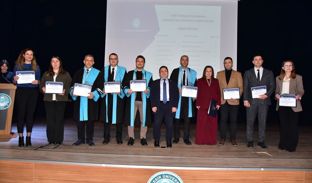 BAÜN’de Bir İlk: Akademisyenlere Performans Belgeleri Törenle Verildi