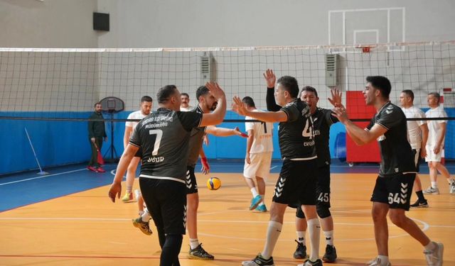 Sındırgı’da Voleybol Turnuvası Finali Büyük Heyecana Sahne Oldu
