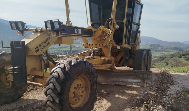 Bigadiç’te Kırsal Yollarda Yoğun Mesai: Tarım Arazilerine Ulaşım Kolaylaşıyor