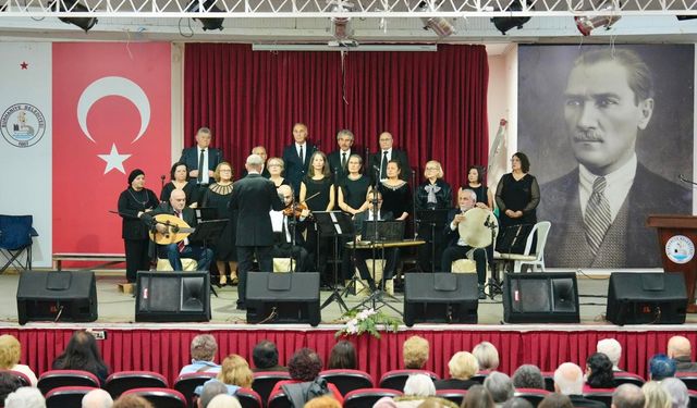 Burhaniye’de Türk Sanat Müziği Gecesi Sanatseverlerle Buluştu