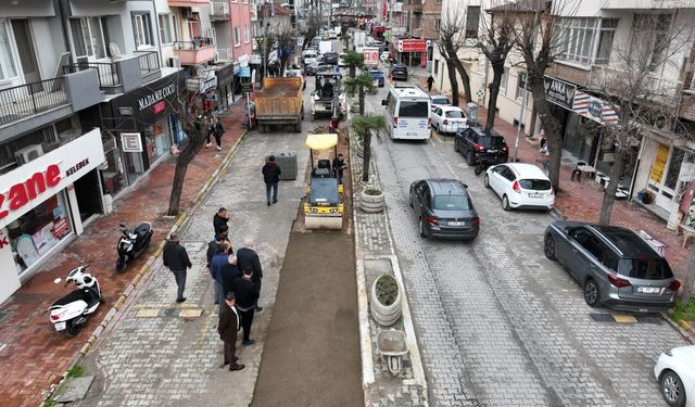 Gaziilyas Mahallesi Hürriyet Caddesi’nde Yol Tamirat Çalışmaları Sürüyor