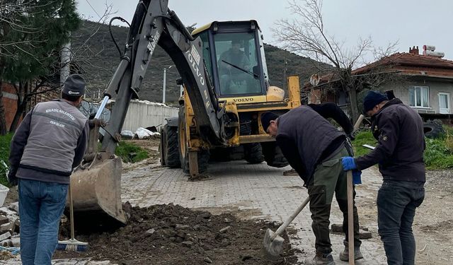 Bigadiç’te Mahalle Yollarında Bakım ve Onarım Çalışmaları Sürüyor