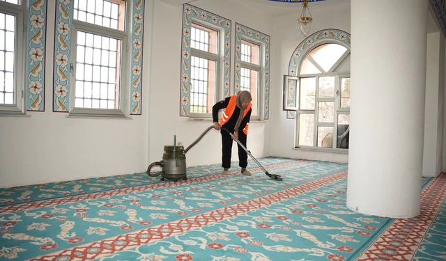 Sındırgı’da Camiler Ramazan’a Hazırlanıyor
