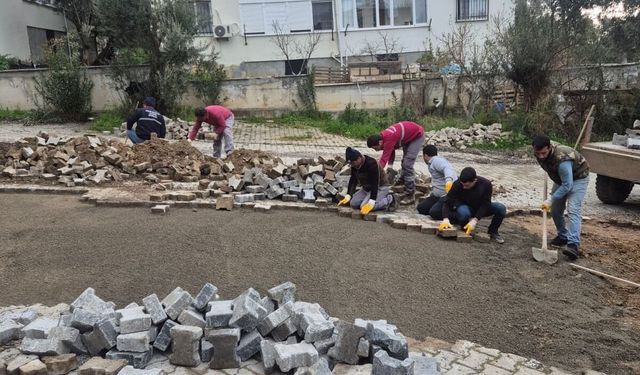 Edremit Altınoluk’ta Yol Seferberliği: Kuva-yı Milliye Caddesi’nde Tamirat Çalışması