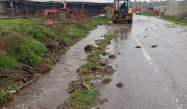 Bigadiç Belediyesi İlyaslar Mahallesi’nde Altyapı Hamlesi: Menfez Çalışmaları Sürüyor