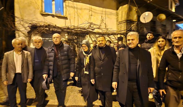 AK Parti Sındırgı’da Tam Kadro Sahada: Şehit Aileleri, İftar Sofraları, Dayanışma Ziyaretleri...