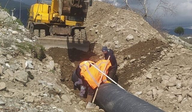 Edremit’te Su Baskınına Karşı Önlem: Zeytinli Alt Geçitte Çalışmalar Başladı