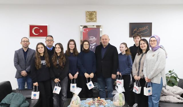 Gönen Belediyesi’ne Gurur Ziyareti: Fen Lisesi Öğrencileri Türkiye Finallerinde