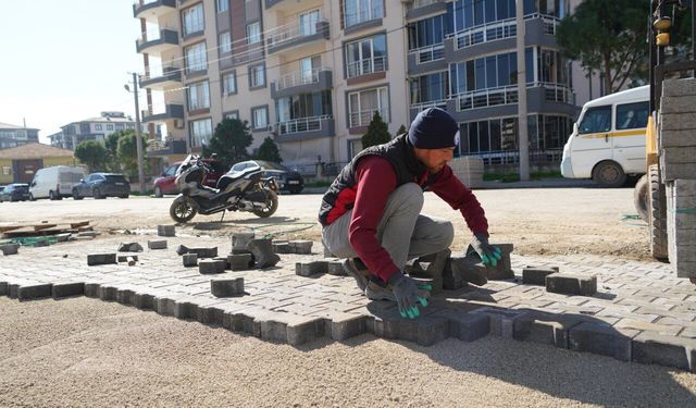 Edremit’te 17046. Sokakta Yol Yapım Çalışması Sürüyor