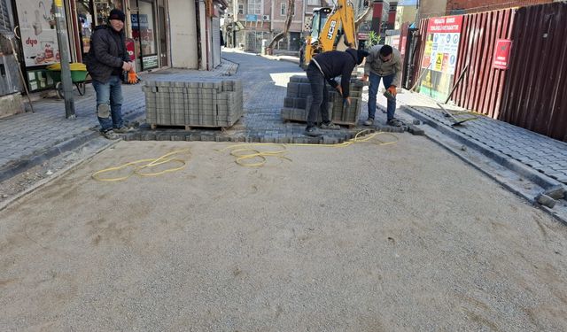 Edremit’te Soğanyemez Mahallesi Yol Yapım Çalışmaları Hız Kazandı