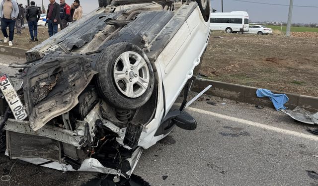 Adıyaman’da Otomobil ile Hafif Ticari Araç Çarpıştı: 6 Yaralı