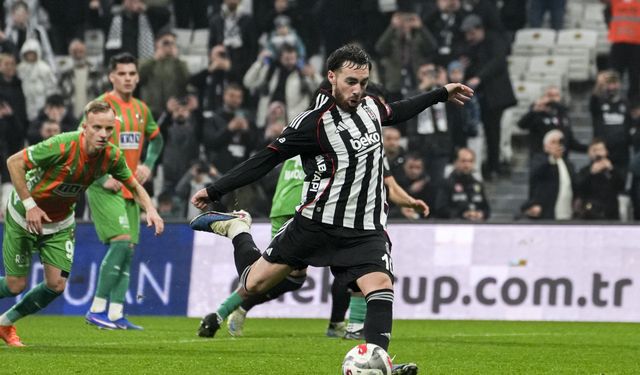 Dolmabahçe’de Kabus ve Umut Bir Arada! Beşiktaş - Alanyaspor Maçında İlk Yarıda 3 Gol Birden!