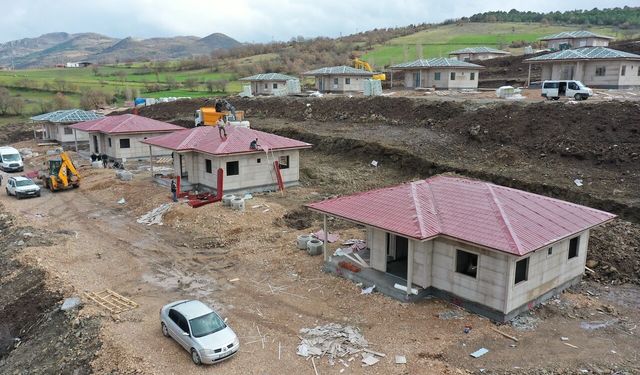 Balıkesir Sındırgı Deprem Konutlarında Son Durum: Kaba İnşaatlar Tamamlanıyor