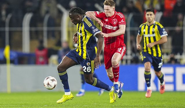 Kadıköy'de Şok Üstüne Şok! Hem Skor Hem Sakatlık: Fenerbahçe Nottingham Karşısında İlk Yarıda Geride!