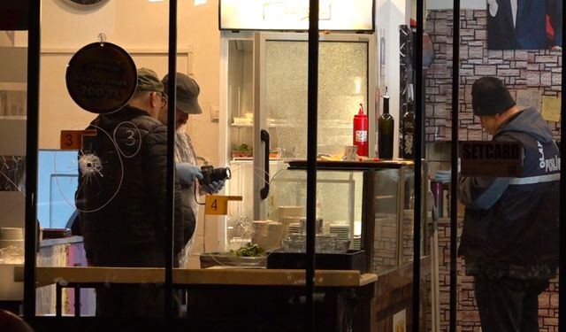 Çanakkale'de Lokantaya Silahlı Baskın! Motosikletli Saldırganlar Ateş Açtı: 1 Yaralı