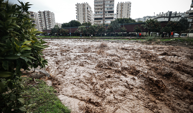 Sel felaketi sonrası Adana ve Mersin'e acil yardım
