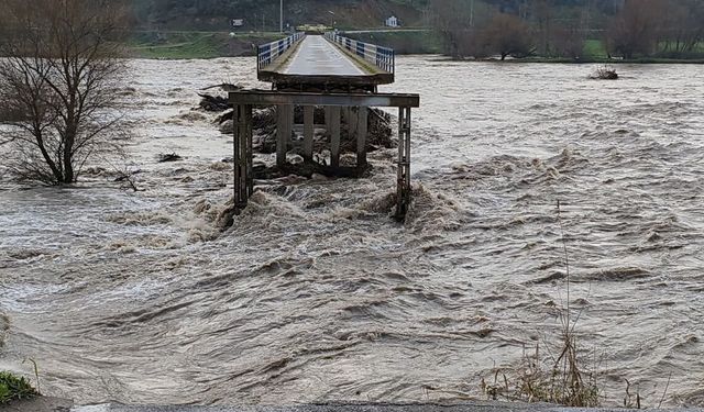Mahalle sakinleri yeni köprü istiyor