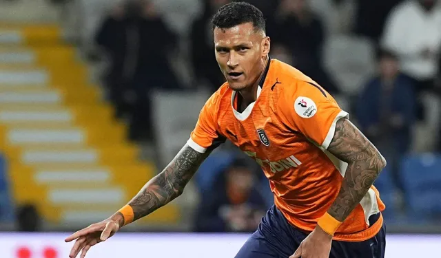 GOL! Başakşehir - Beşiktaş Maçında Başakşehir Selke'nin Golüyle Öne Geçti!