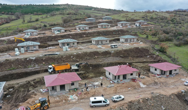 Sındırgı'da yaralar sarılıyor... Deprem konutlarında sona doğru