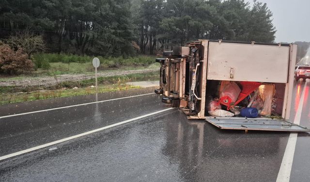 SON DAKİKA: Balıkesir Savaştepe'de Korkutan Kaza! İki Otomobil Çarpıştı: Yaralılar Var!