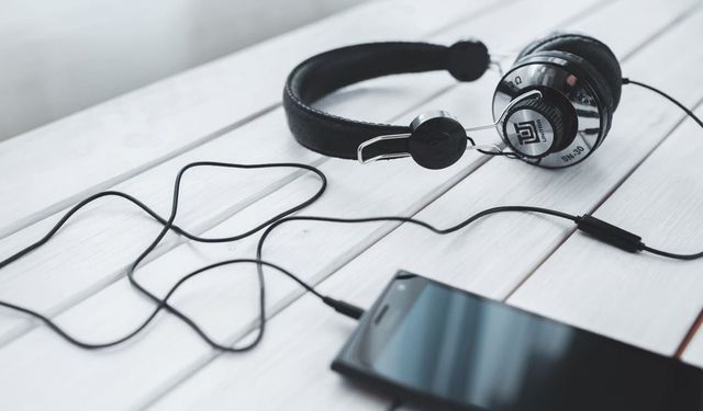 Bilim İnsanları Açıkladı: Müzik Dinlemek Demansı Uzaklaştırıyor