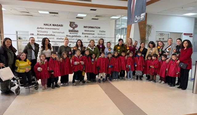 Minik Ellerden Anlamlı Jest: Bandırma Belediyesi’nde 8 Mart Hazırlığı