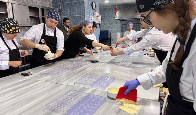 BAÜN BUBFA’da Çikolata Sanatı: Gastronomi Öğrencilerine Özel Workshop