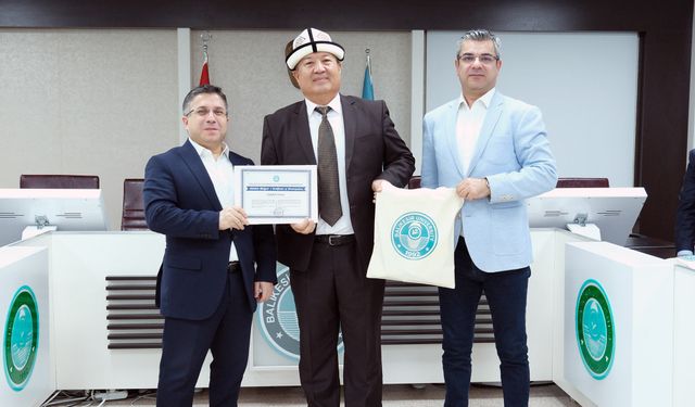 BAÜN’de Türk Dünyası Akademik İş Birliği: Kırgız Akademisyenlere Sertifika Töreni