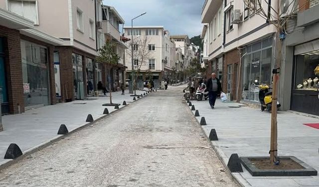 Hitay Caddesi’nde Yaya Güvenliği Artıyor: Sokak Sağlıklaştırma Çalışmalarında Yeni Adım